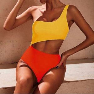 SHEIN Swim Vcay Two Tone Cut Out One Shoulder One Piece Swimsuit